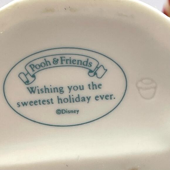 Pooh & Friends Christmas Figurine, Wishing you the Sweetest Holiday Ever #300750 - Picture 10 of 11